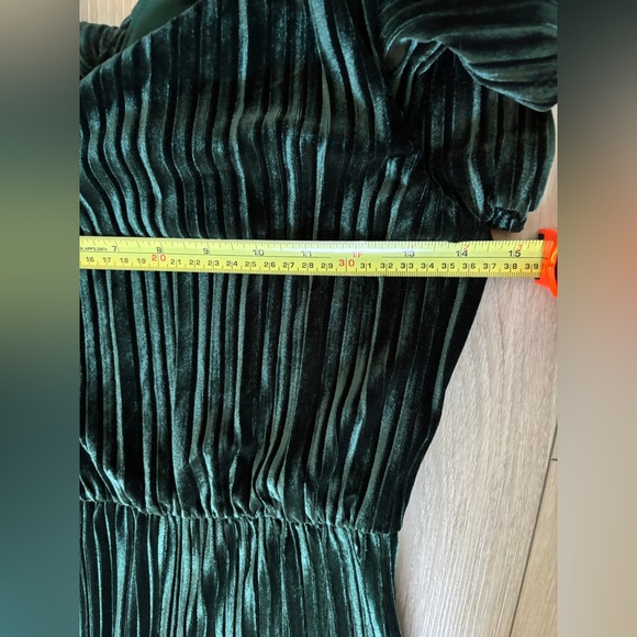 Zunie Kids Flutter Sleeve Green Velvet Jumpsuit bow closure size 12 big kids - Picture 12 of 13